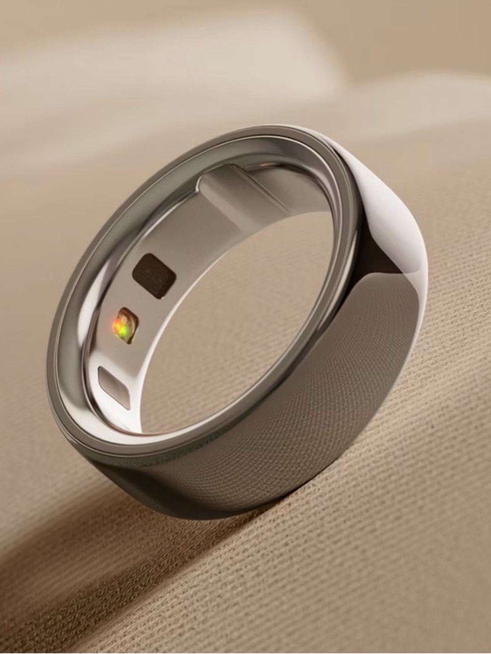 Oura Smart Ring 4 in Polished Silver Size 8